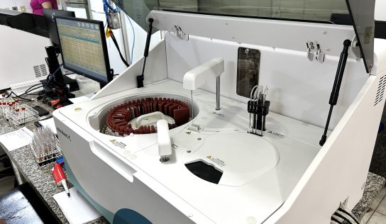Saúde moderniza equipamentos laboratoriais para melhorar a agilidade e qualidade de exames