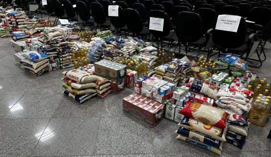 Entidades recebem mais de 12 toneladas de alimentos arrecadados com a pista solidária do Réveillon 2024