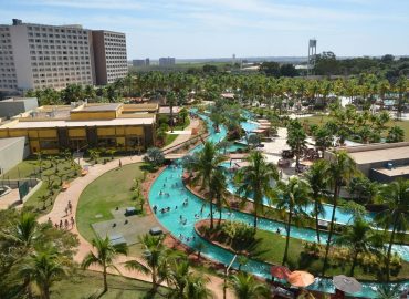 Hot Beach no aniversário de Olímpia: morador da cidade paga só 50% e seu acompanhante entra de graça no parque aquático