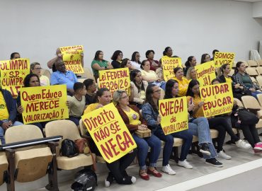 Monitoras pressionam por enquadramento na carreira do magistério em Olímpia